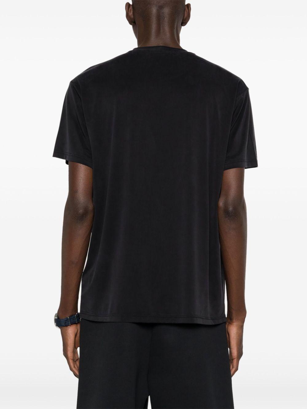 T-shirt nera oversize