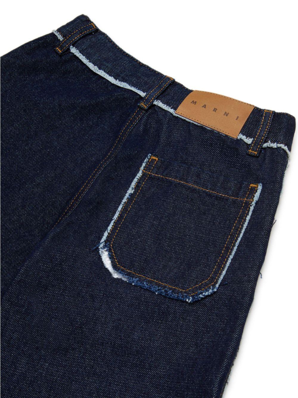 Bermuda in denim con rifiniture in contrasto