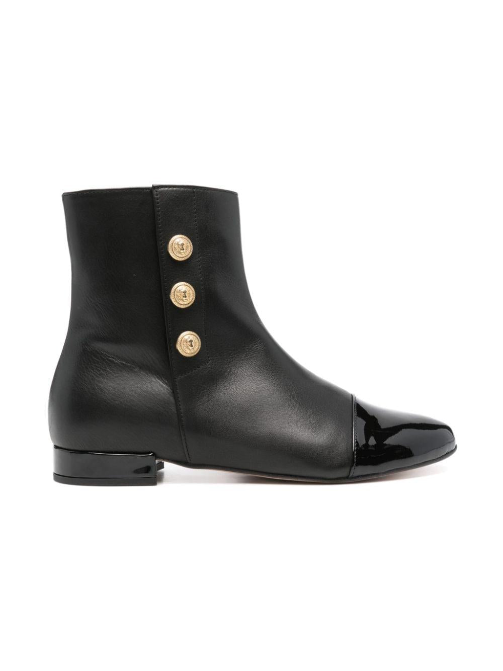 Stivaletto nero con punta lucida