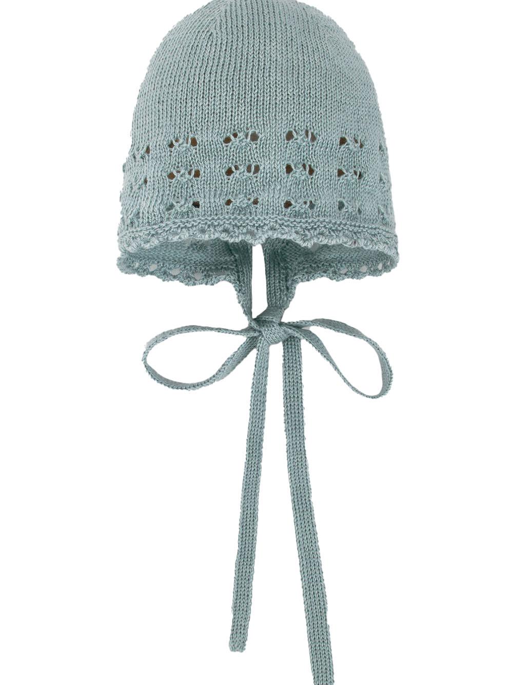 Cappello ottanio in maglia con ricamo traforati